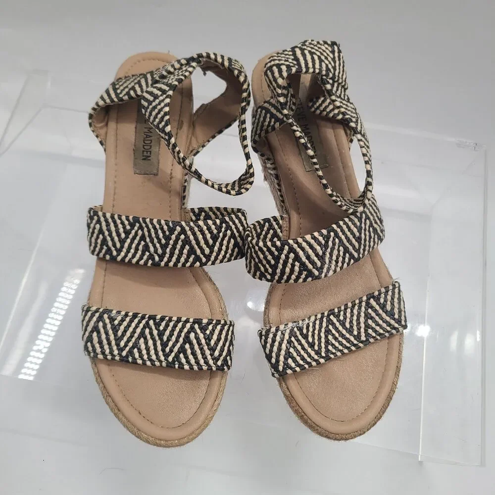 Steve Madden Womens Bandi Sandal Platform Heels Shoes Black White Geometric 10 M